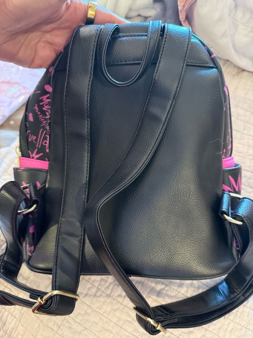 Loungefly Disney Cruella graffiti mini backpack entertainment eart exclusive - Picture 3 of 3